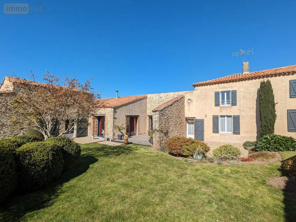 Propriete a vendre Les Herbiers 85500 Vendée 85 258 m2 9 pièces 597000 euros 85013-1090068 001