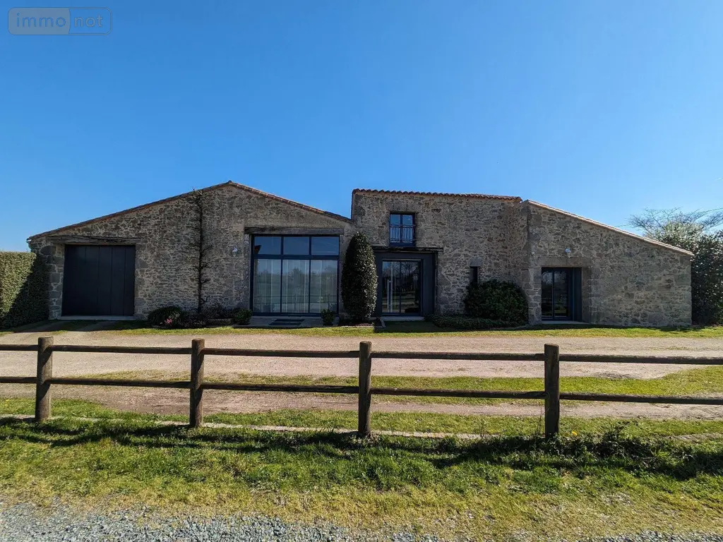 Propriete a vendre Les Herbiers 85500 Vendée 85 258 m2 9 pièces 597000 euros 85013-1090068 007