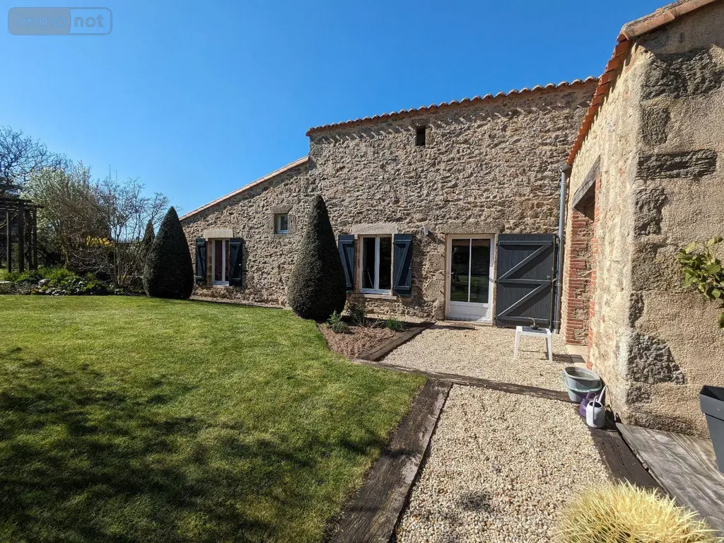 Propriete a vendre Les Herbiers 85500 Vendée 85 258 m2 9 pièces 597000 euros 85013-1090068 002