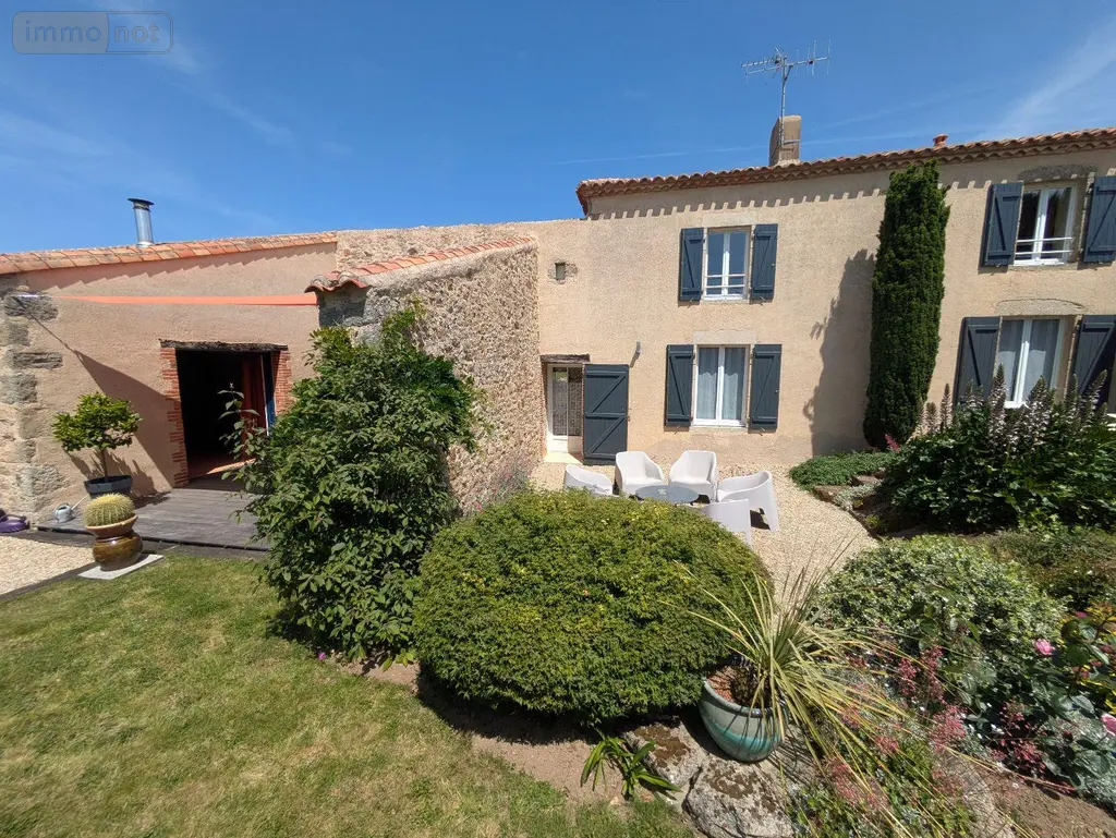 Propriete a vendre Les Herbiers 85500 Vendée 85 258 m2 9 pièces 597000 euros 85013-1090068 003