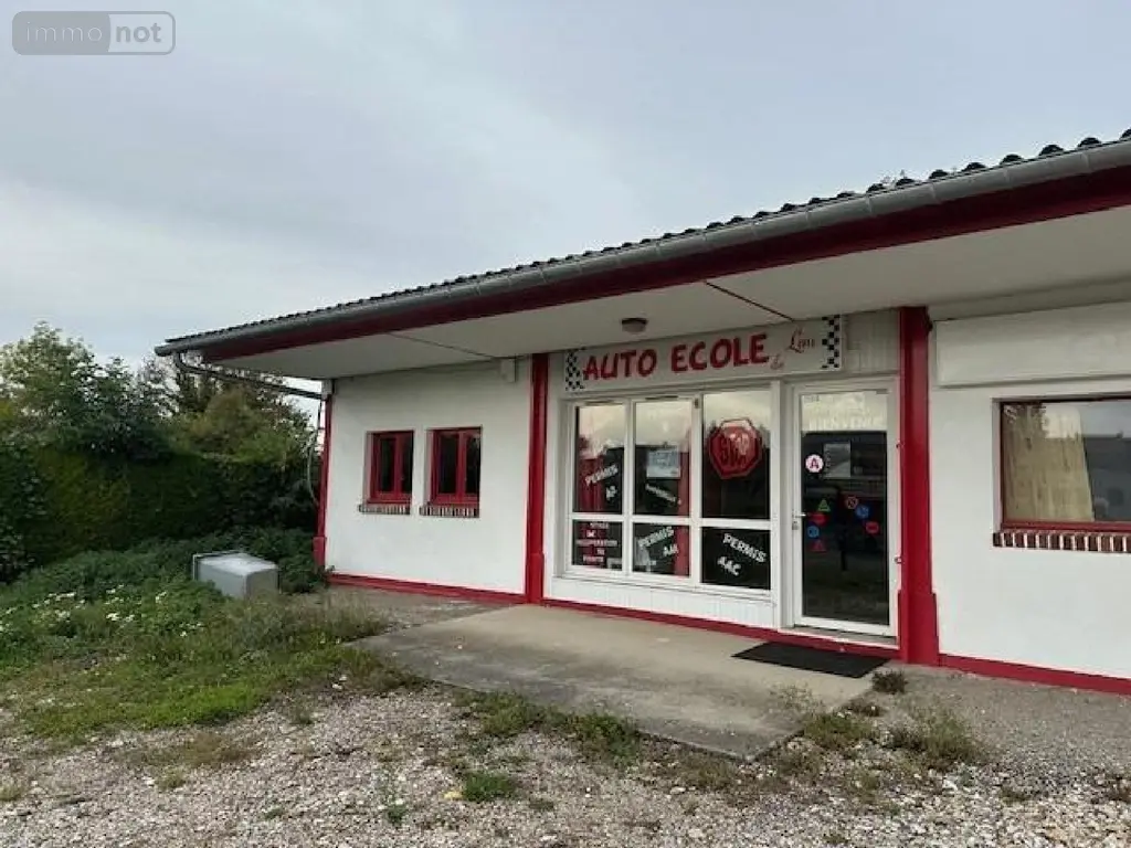 Location fonds et murs commerciaux Foucarmont 76340 Seine-Maritime 76 3 pièces 650 euros L158 002