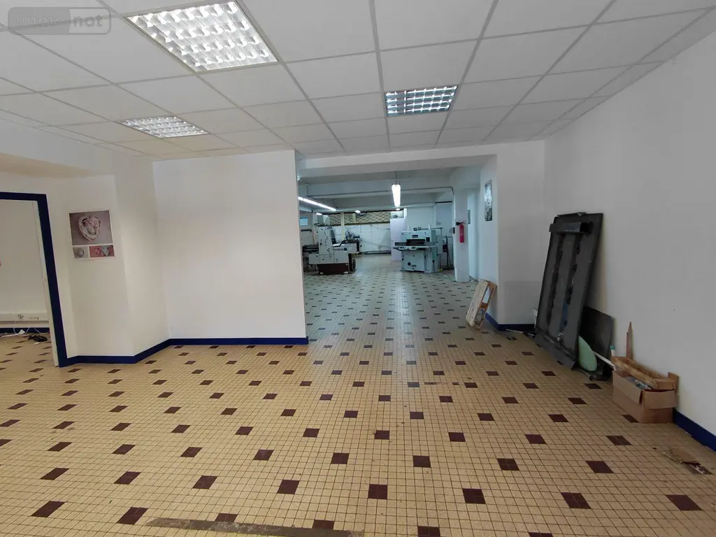 Fonds et murs commerciaux a vendre Pontivy 56300 Morbihan 56 209 m2 2 pièces 293680 euros 063-493 005