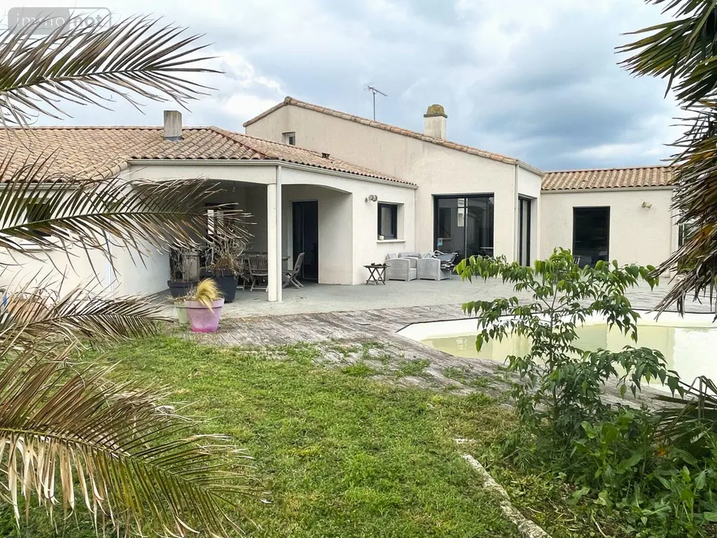 Maison a vendre Puyravault 85450 Vendée 85 167 m2 7 pièces 343200 euros VD/648 002