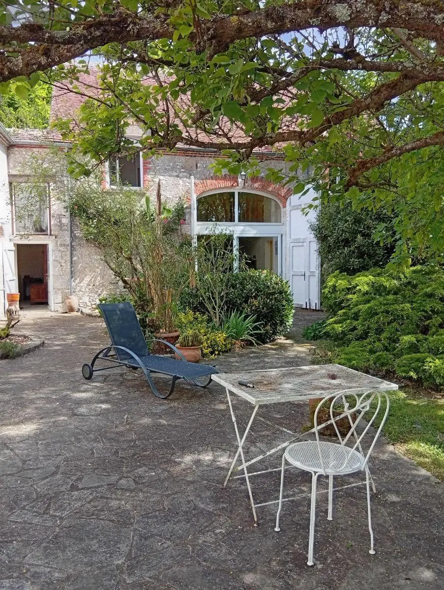 Propriete a vendre Beaugency 45190 Loiret 45 280 m2 11 pièces 356900 euros 091/1508 016