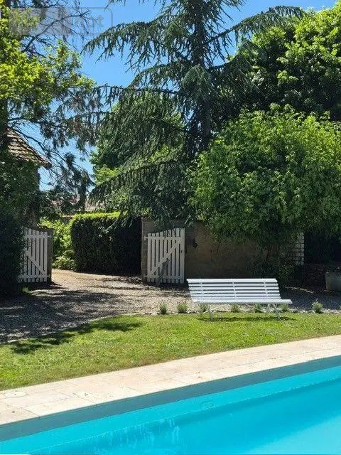 Maison a vendre Saint-Amand-Montrond 18200 Cher 18 416 m2 13 pièces 646800 euros 18022/849 010