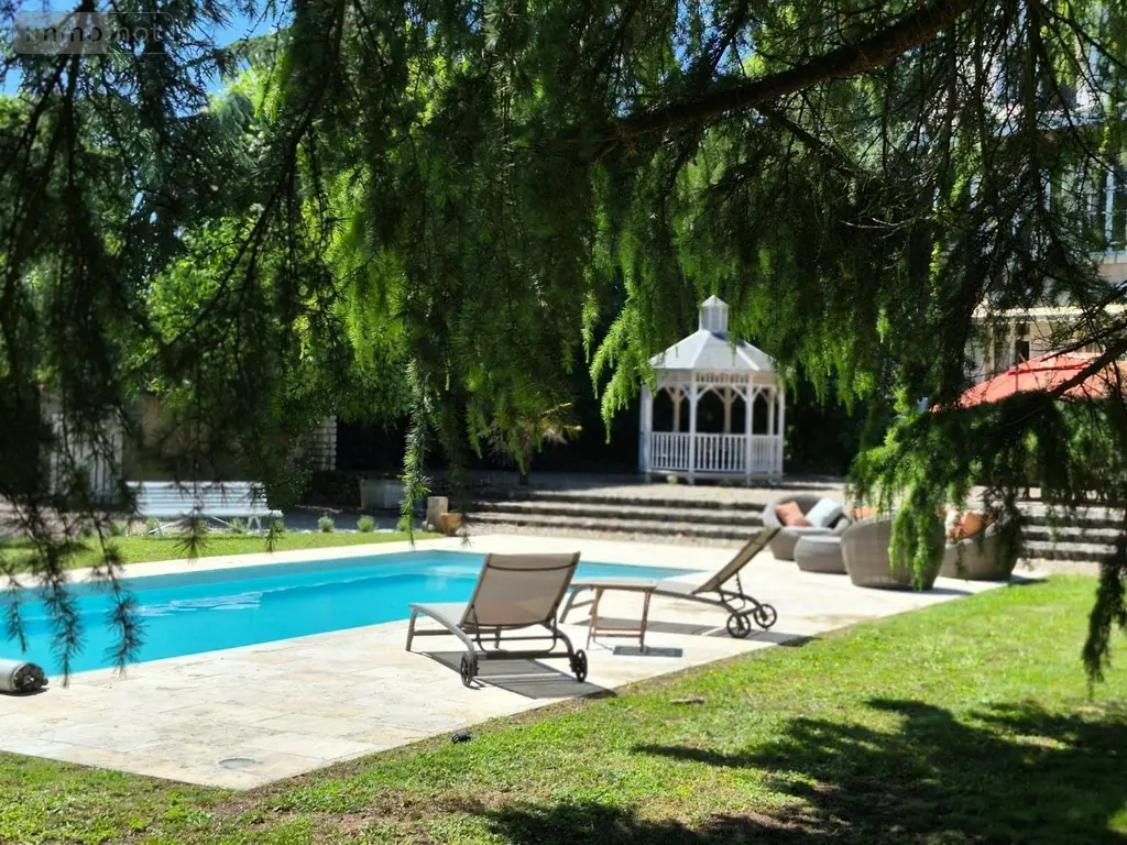 Maison a vendre Saint-Amand-Montrond 18200 Cher 18 416 m2 13 pièces 646800 euros 18022/849 013