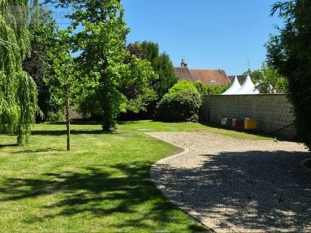 Maison a vendre Saint-Amand-Montrond 18200 Cher 18 416 m2 13 pièces 646800 euros 18022/849 014