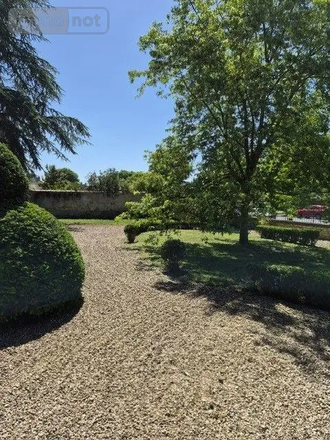 Maison a vendre Saint-Amand-Montrond 18200 Cher 18 416 m2 13 pièces 646800 euros 18022/849 030
