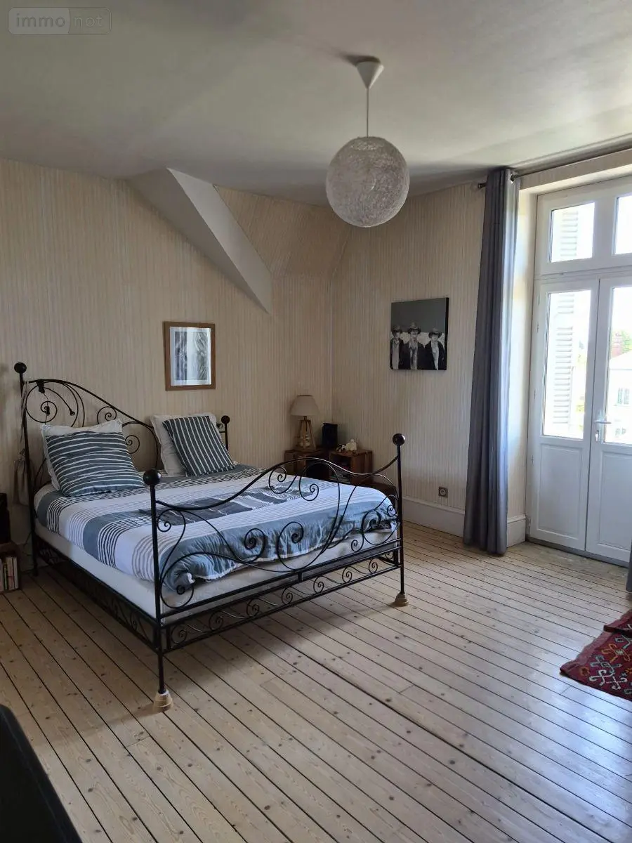 Maison a vendre Saint-Amand-Montrond 18200 Cher 18 416 m2 13 pièces 646800 euros 18022/849 050