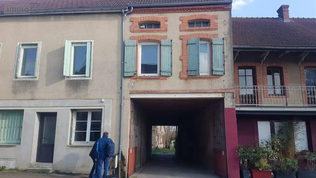 Location appartement Montpont-en-Bresse 71470 Saône-et-Loire 71 105 m2 3 pièces 450 euros GERANCE 15 001