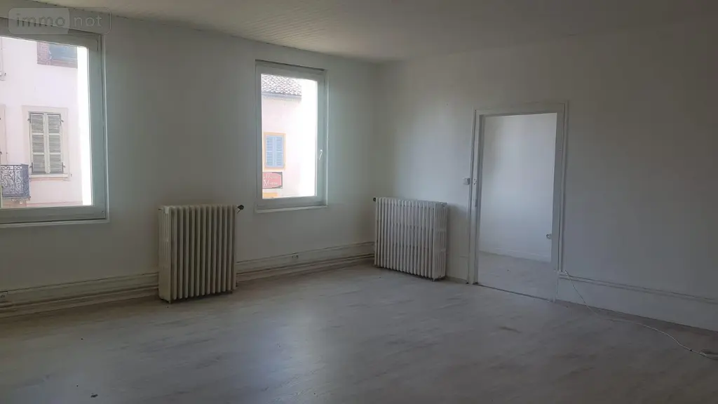 Location appartement Montpont-en-Bresse 71470 Saône-et-Loire 71 105 m2 3 pièces 450 euros GERANCE 15 004