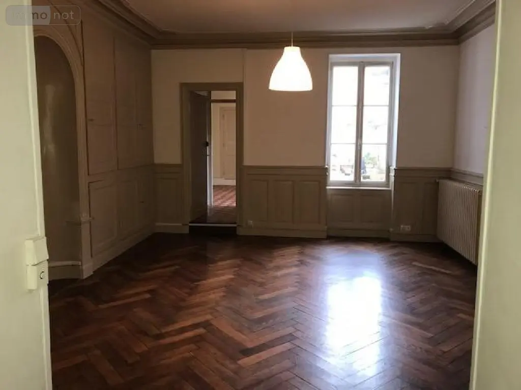 Location appartement Louhans-Châteaurenaud 71500 Saône-et-Loire 71 79 m2 2 pièces 405 euros GÉRANCE 11 002