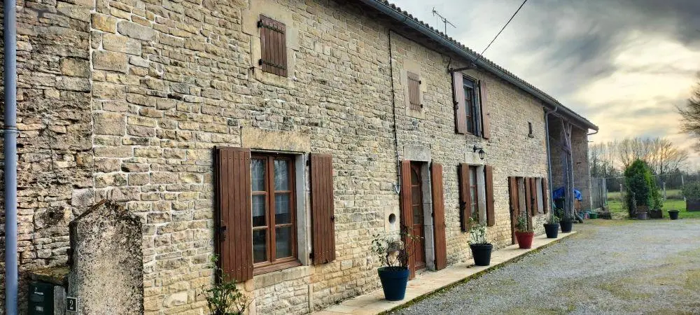 Maison a vendre Lezay 79120 Deux-Sèvres 79 175 m2 7 pièces 167900 euros 1705 002