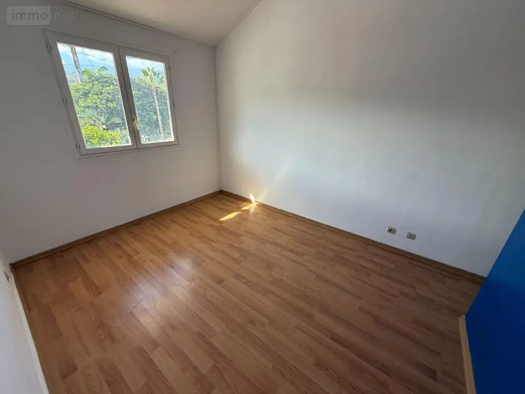 Appartement a vendre Saint-Gilles-les-Bains 97434 La Réunion 974 63 m2 3 pièces 305000 euros 97405/282 024