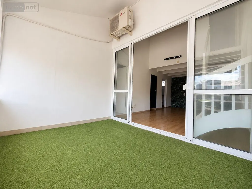 Appartement a vendre Saint-Gilles-les-Bains 97434 La Réunion 974 63 m2 3 pièces 305000 euros 97405/282 014