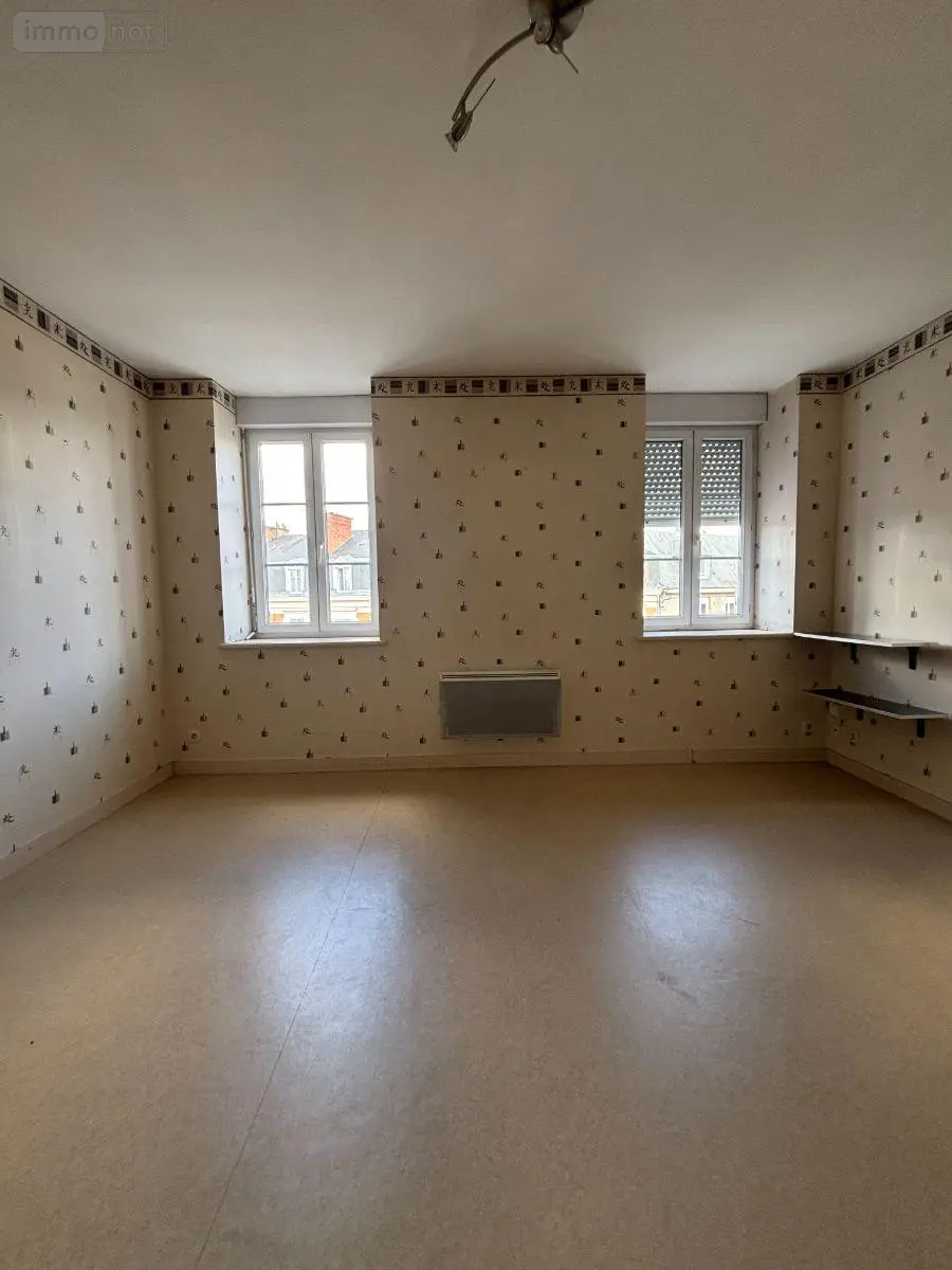 Location appartement Fougères 35300 Ille-et-Vilaine 35 52 m2 3 pièces 590 euros 1370 002