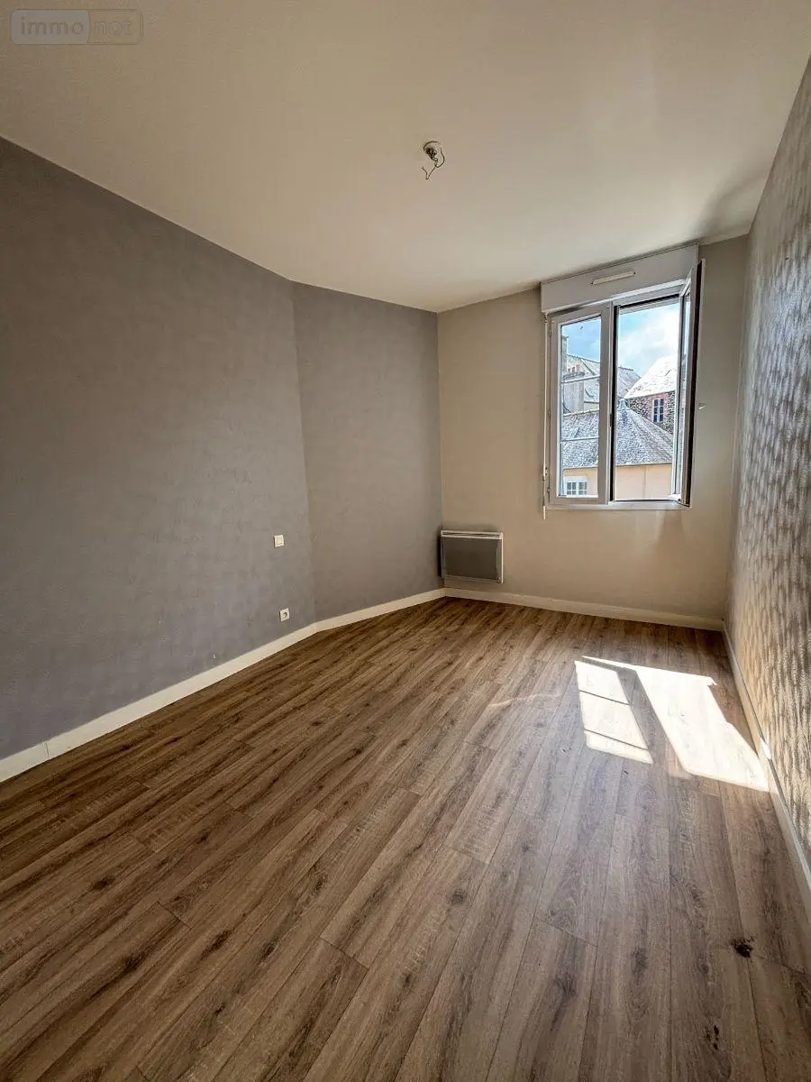 Location appartement Fougères 35300 Ille-et-Vilaine 35 52 m2 3 pièces 590 euros 1370 005