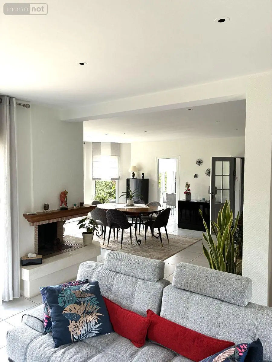 Maison a vendre Bruz 35170 Ille-et-Vilaine 35 195 m2 7 pièces 664320 euros JS/464 003