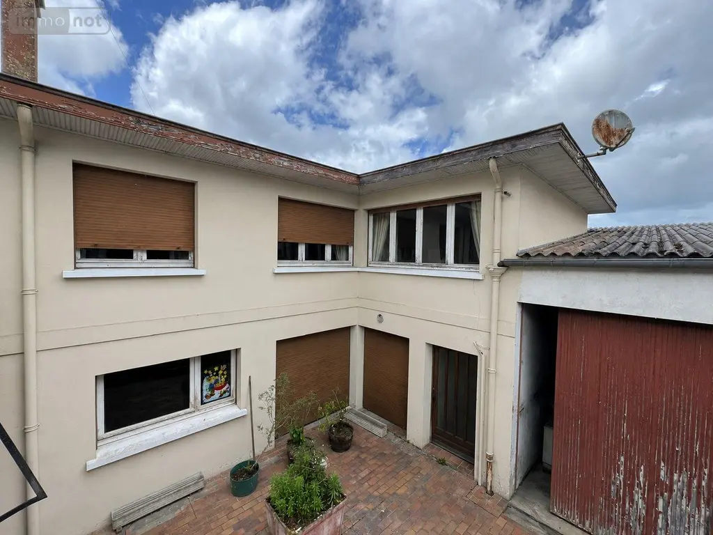Immeuble de rapport a vendre Lesperon 40260 Landes 40 337 m2 10 pièces 254000 euros 40009-12 002