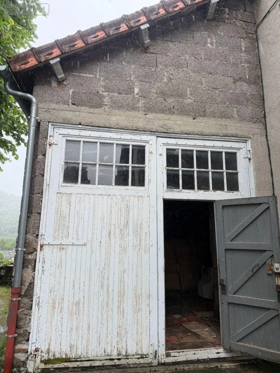 Immeuble de rapport a vendre Saint-Martin-Valmeroux 15140 Cantal 15 84800 euros 15060/1273 007