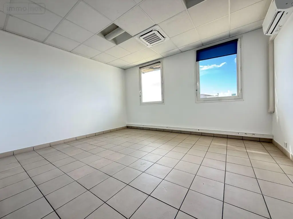 Fonds et murs commerciaux a vendre Saint-Denis 97490 La Réunion 974 107 m2 7 pièces 354000 euros 97405/297 006