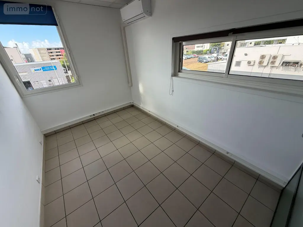 Fonds et murs commerciaux a vendre Saint-Denis 97490 La Réunion 974 107 m2 7 pièces 354000 euros 97405/297 020