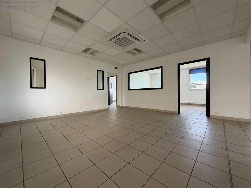 Fonds et murs commerciaux a vendre Saint-Denis 97490 La Réunion 974 107 m2 7 pièces 354000 euros 97405/297 004