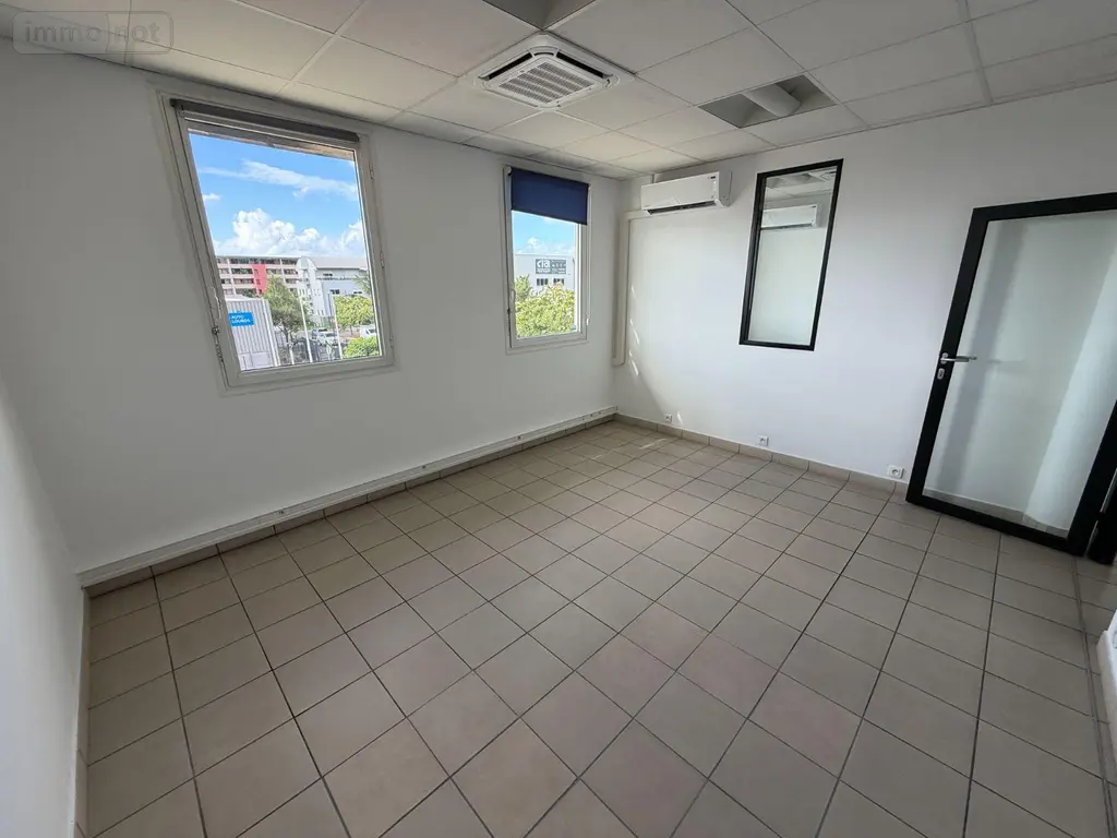 Fonds et murs commerciaux a vendre Saint-Denis 97490 La Réunion 974 107 m2 7 pièces 354000 euros 97405/297 010