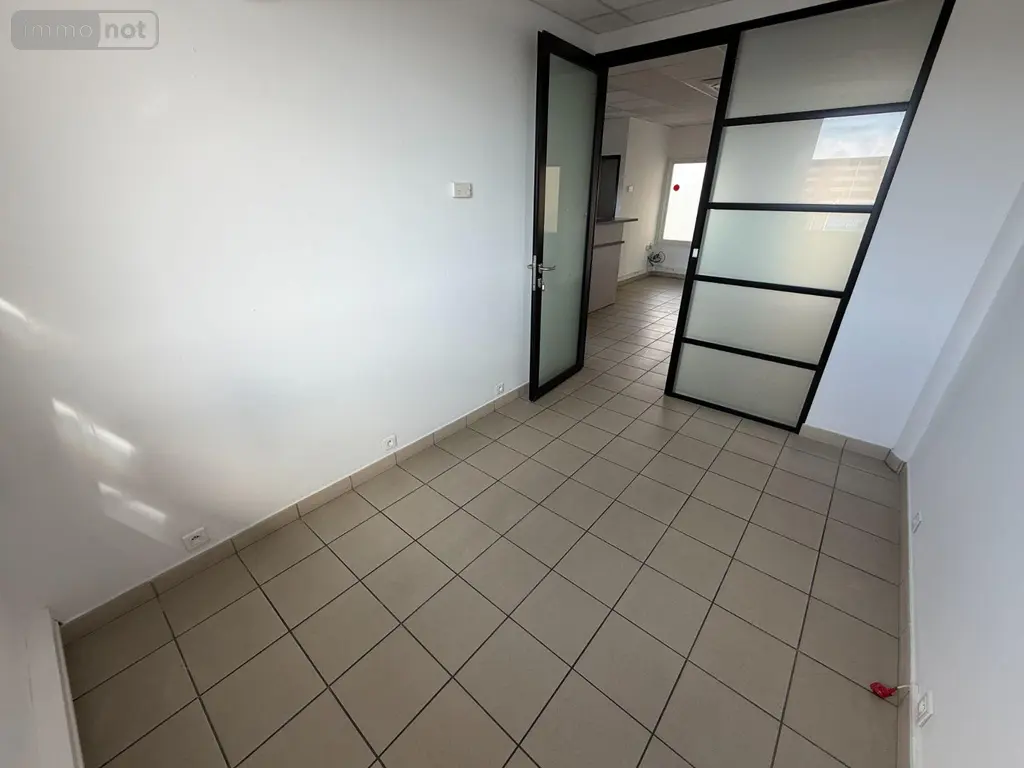 Fonds et murs commerciaux a vendre Saint-Denis 97490 La Réunion 974 107 m2 7 pièces 354000 euros 97405/297 023