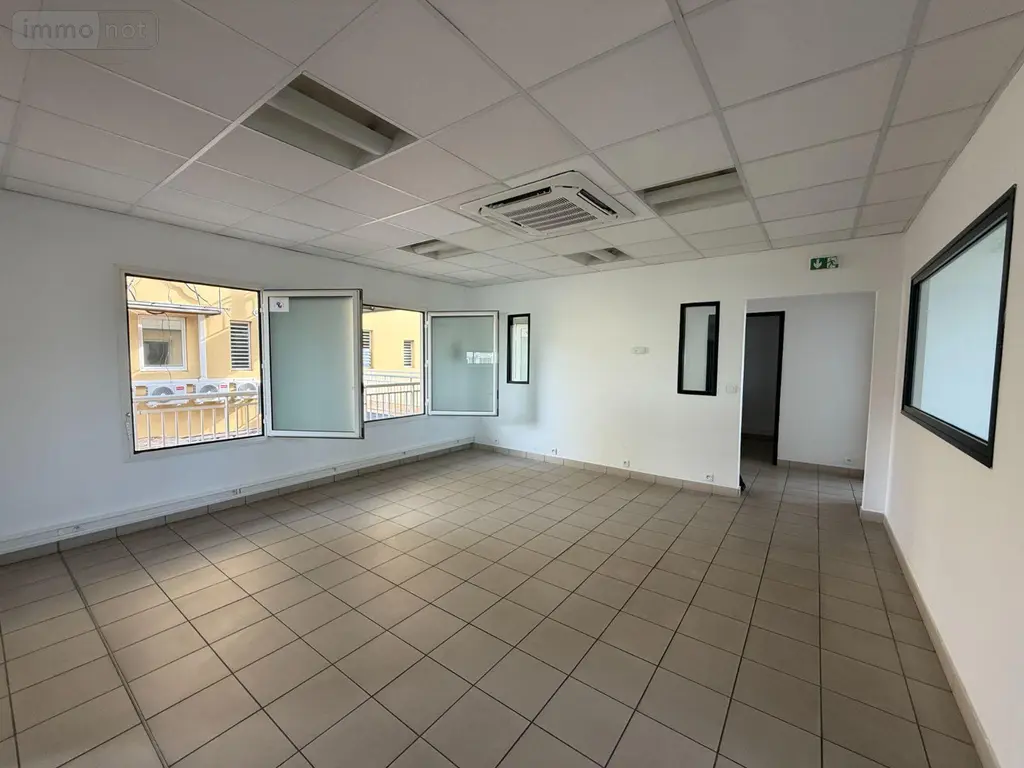 Fonds et murs commerciaux a vendre Saint-Denis 97490 La Réunion 974 107 m2 7 pièces 354000 euros 97405/297 016