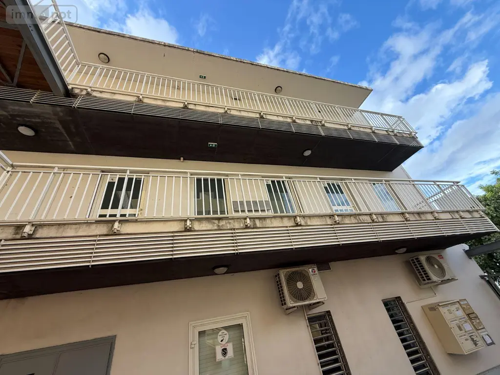 Fonds et murs commerciaux a vendre Saint-Denis 97490 La Réunion 974 107 m2 7 pièces 354000 euros 97405/297 015