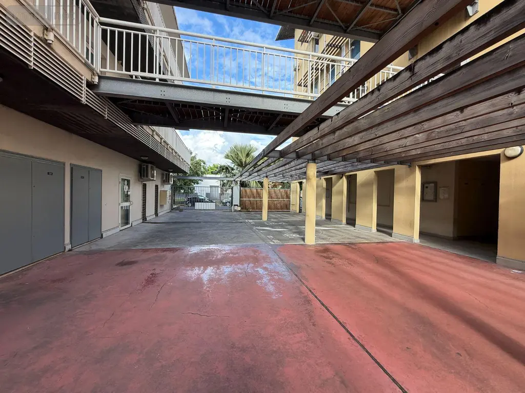 Fonds et murs commerciaux a vendre Saint-Denis 97490 La Réunion 974 107 m2 7 pièces 354000 euros 97405/297 017