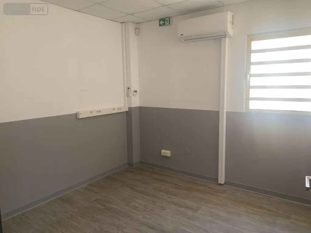 Fonds et murs commerciaux a vendre Sainte-Marie 97438 La Réunion 974 3 pièces 1942500 euros 97405/302 002