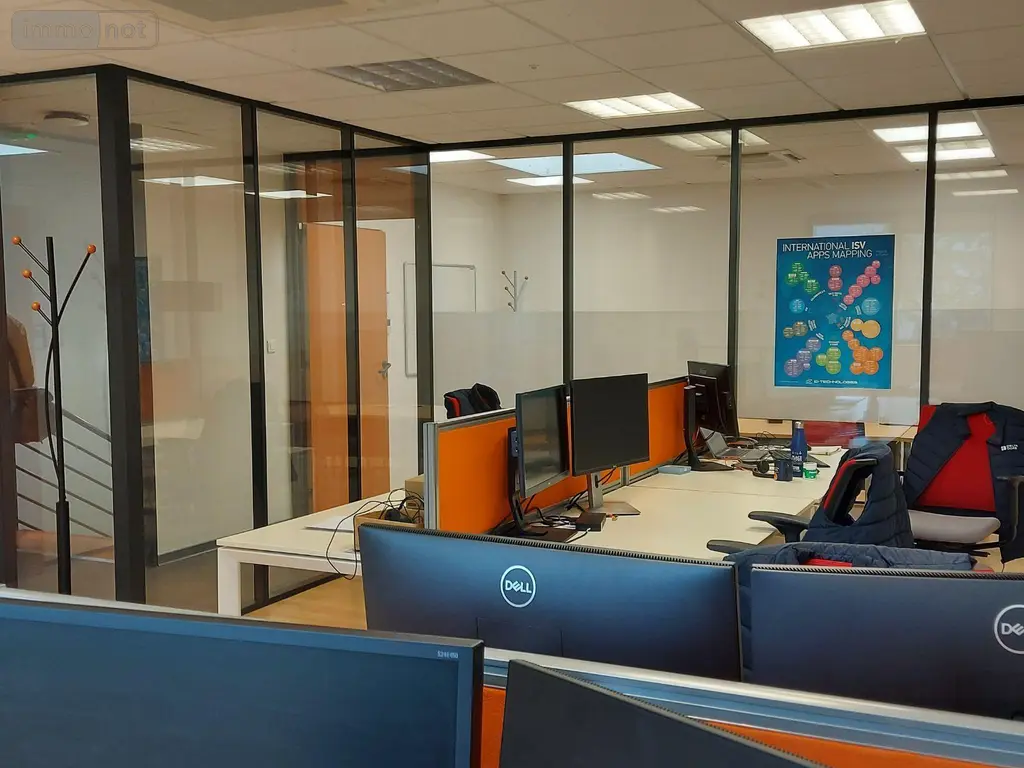 Fonds et murs commerciaux a vendre Tinténiac 35190 Ille-et-Vilaine 35 12 pièces 1268000 euros 091-878 005