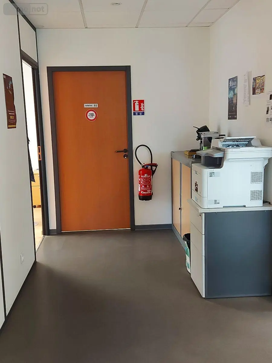 Fonds et murs commerciaux a vendre Tinténiac 35190 Ille-et-Vilaine 35 12 pièces 1268000 euros 091-878 006