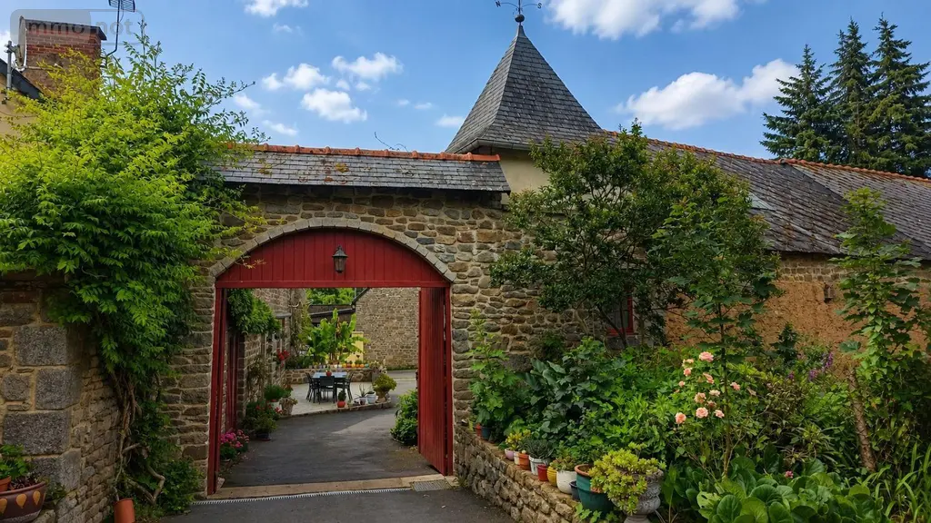 Viager maison Combourg 35270 Ille-et-Vilaine 35 237 m2 7 pièces 250000 euros 091-879 002
