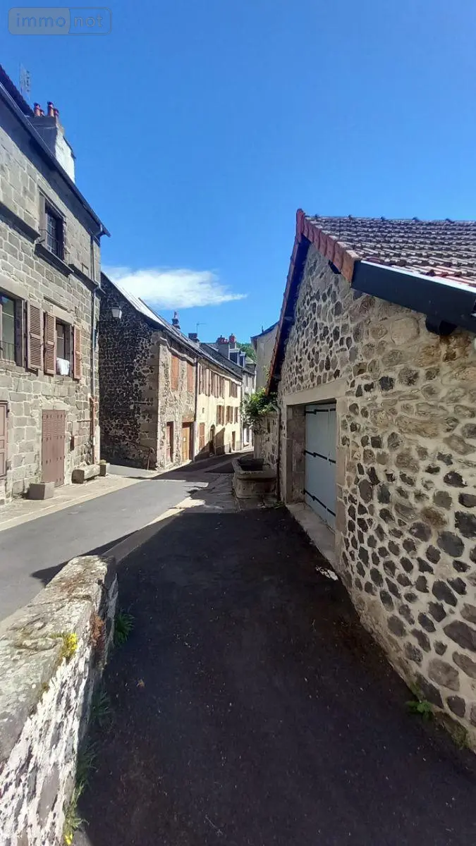 Maison a vendre Murat 15300 Cantal 15 73 m2 90400 euros FG/2559 003
