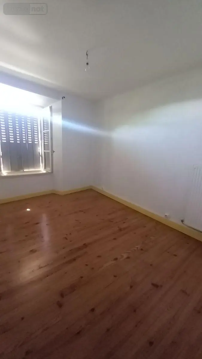 Maison a vendre Murat 15300 Cantal 15 73 m2 90400 euros FG/2559 007