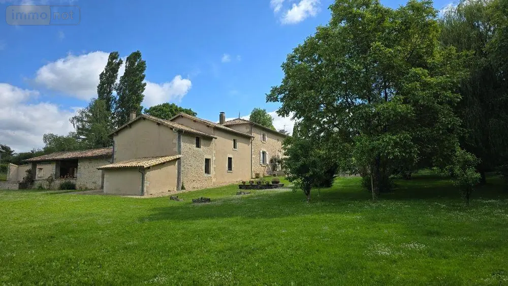 Propriete a vendre La Mothe-Saint-Héray 79800 Deux-Sèvres 79 175 m2 5 pièces 394500 euros 13026 020
