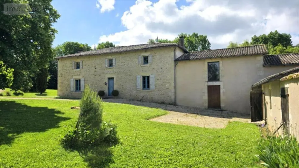 Propriete a vendre La Mothe-Saint-Héray 79800 Deux-Sèvres 79 175 m2 5 pièces 394500 euros 13026 002