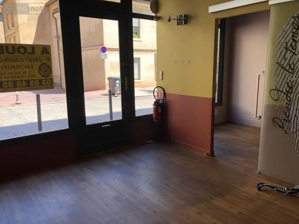 Location fonds et murs commerciaux Chalon-sur-Saône 71100 Saône-et-Loire 71 31 m2 660 euros 13783/585 004