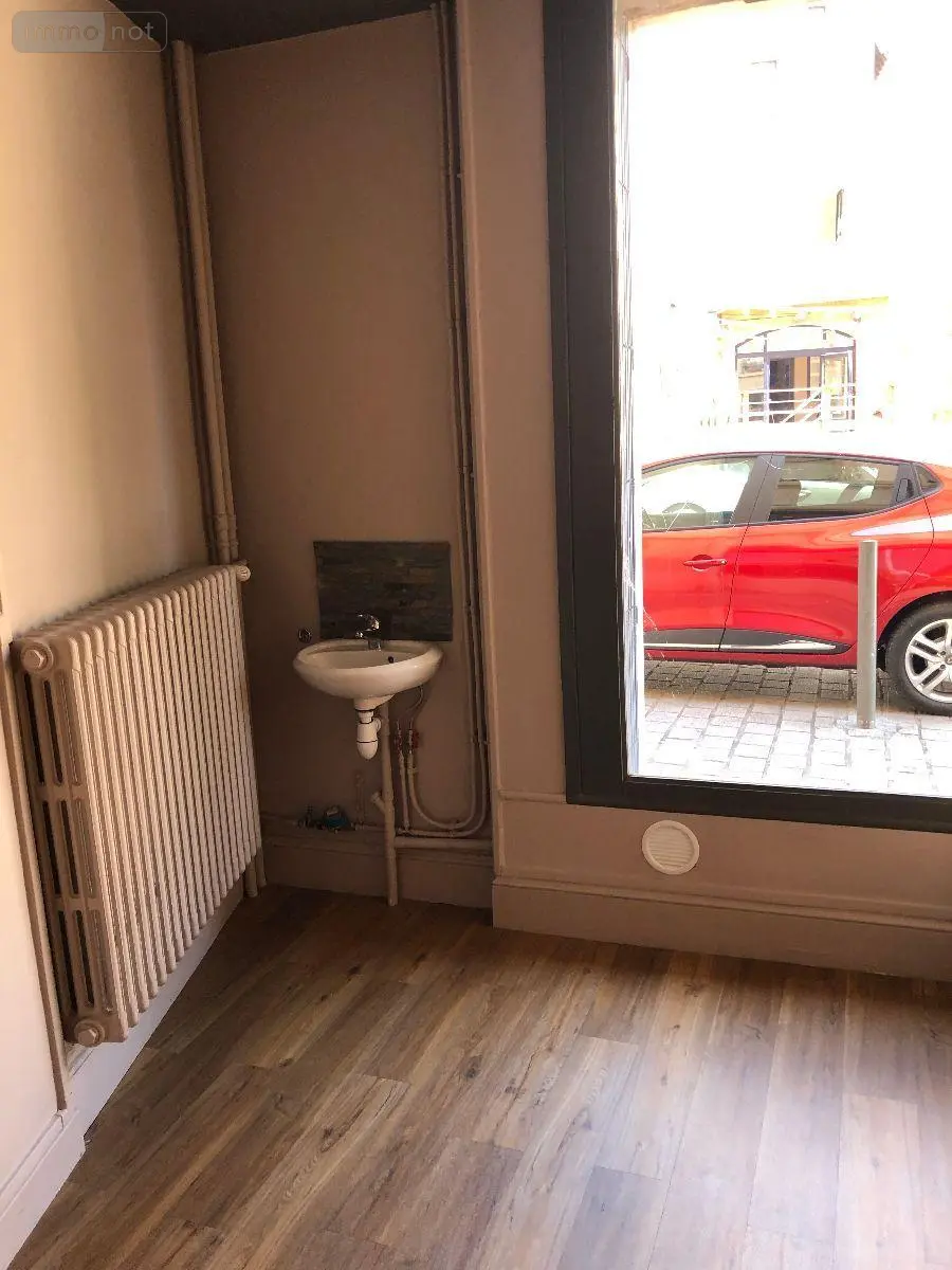 Location fonds et murs commerciaux Chalon-sur-Saône 71100 Saône-et-Loire 71 31 m2 660 euros 13783/585 006