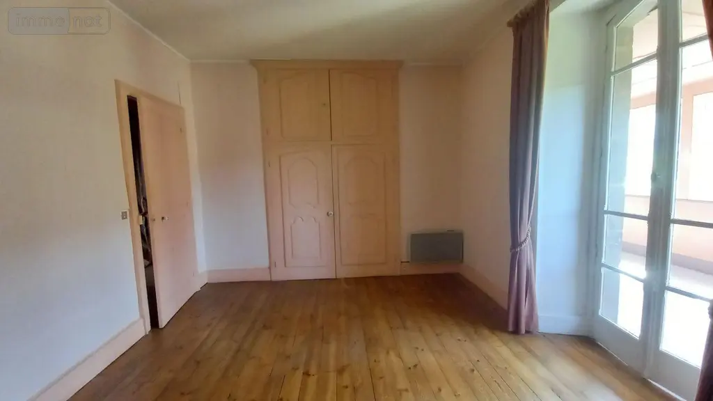 Maison a vendre Vic-sur-Cère 15800 Cantal 15 250 m2 12 pièces 168700 euros MG/2562 006