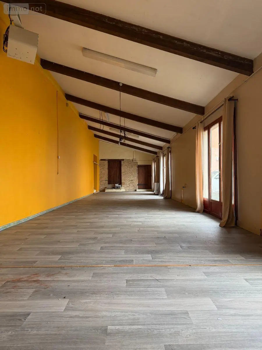 Location fonds et murs commerciaux Crêches-sur-Saône 71680 Saône-et-Loire 71 129 m2 3 pièces 1080 euros LC 515 003