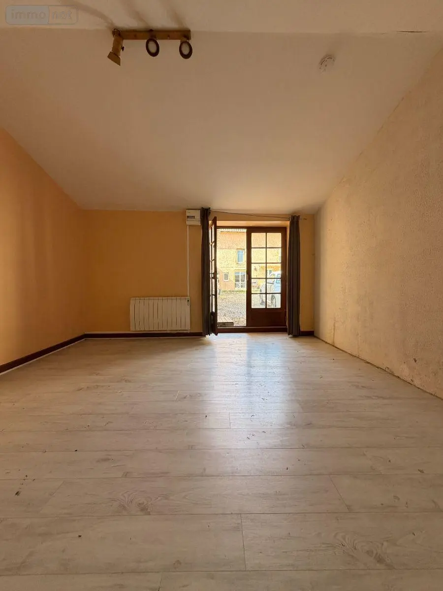 Location fonds et murs commerciaux Crêches-sur-Saône 71680 Saône-et-Loire 71 129 m2 3 pièces 1080 euros LC 515 004