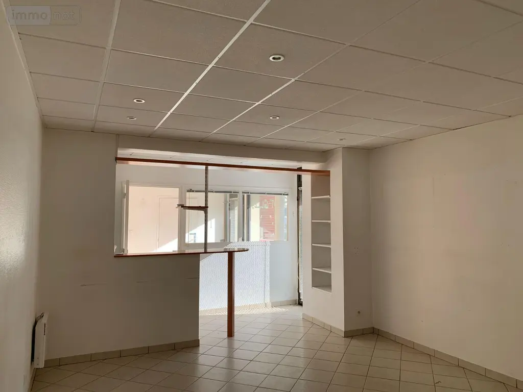 Location fonds et murs commerciaux Saint-Gilles 35590 Ille-et-Vilaine 35 47 m2 2 pièces 735 euros 050/165 005
