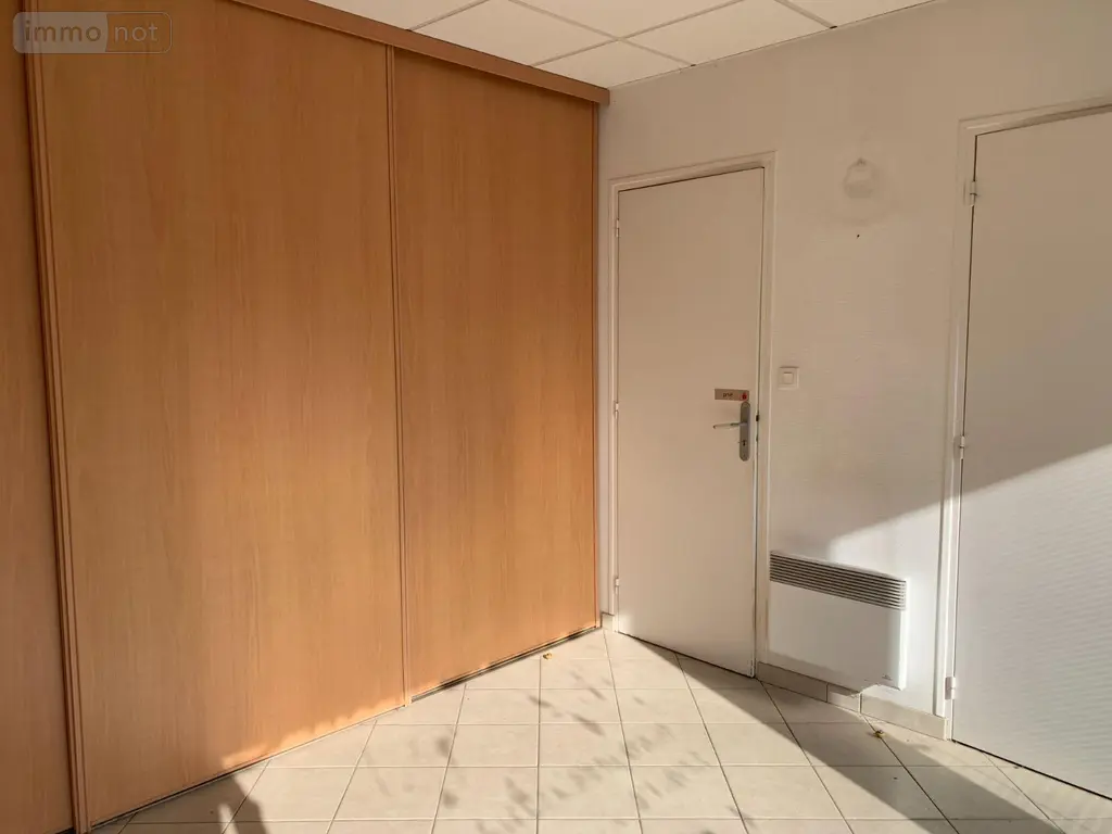Location fonds et murs commerciaux Saint-Gilles 35590 Ille-et-Vilaine 35 47 m2 2 pièces 735 euros 050/165 008
