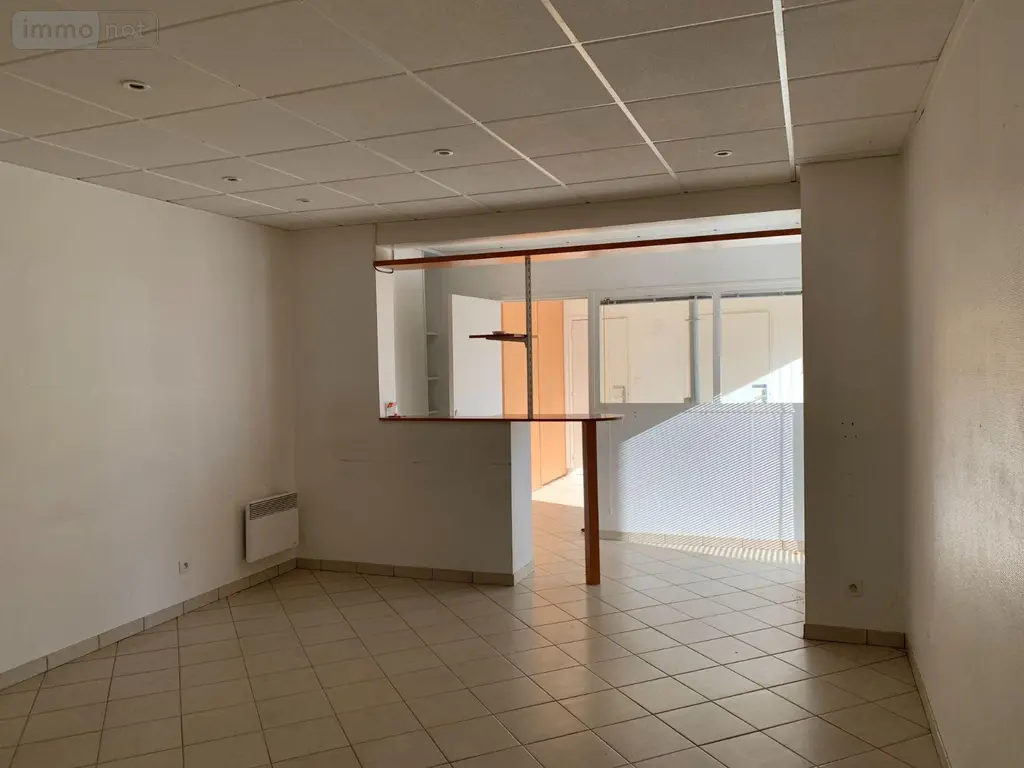 Location fonds et murs commerciaux Saint-Gilles 35590 Ille-et-Vilaine 35 47 m2 2 pièces 735 euros 050/165 011