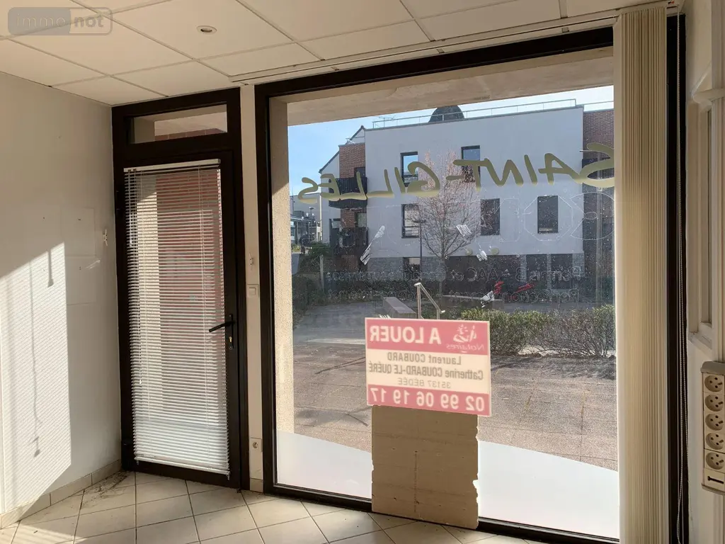 Location fonds et murs commerciaux Saint-Gilles 35590 Ille-et-Vilaine 35 47 m2 2 pièces 735 euros 050/165 015