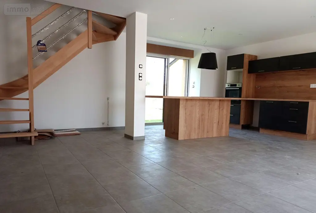 Location maison Amanlis 35150 Ille-et-Vilaine 35 120 m2 1050 euros 11793/22 006